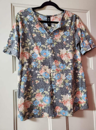 Grey Floral A&D Notch Vneck Top