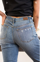 Load image into Gallery viewer, Judy Blue Medium Wash Slim Boyfriend Fit