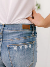 Load image into Gallery viewer, Judy Blue Medium Wash Slim Boyfriend Fit