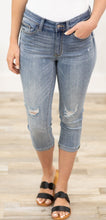 Load image into Gallery viewer, Judy Blue Light Wash Minimal Distressed Capris